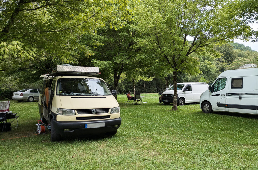 Emplacement vans / Camping cars au Moulin des Baronnies