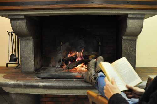 Au coin du feu - gîte du Moulin des Baronnies